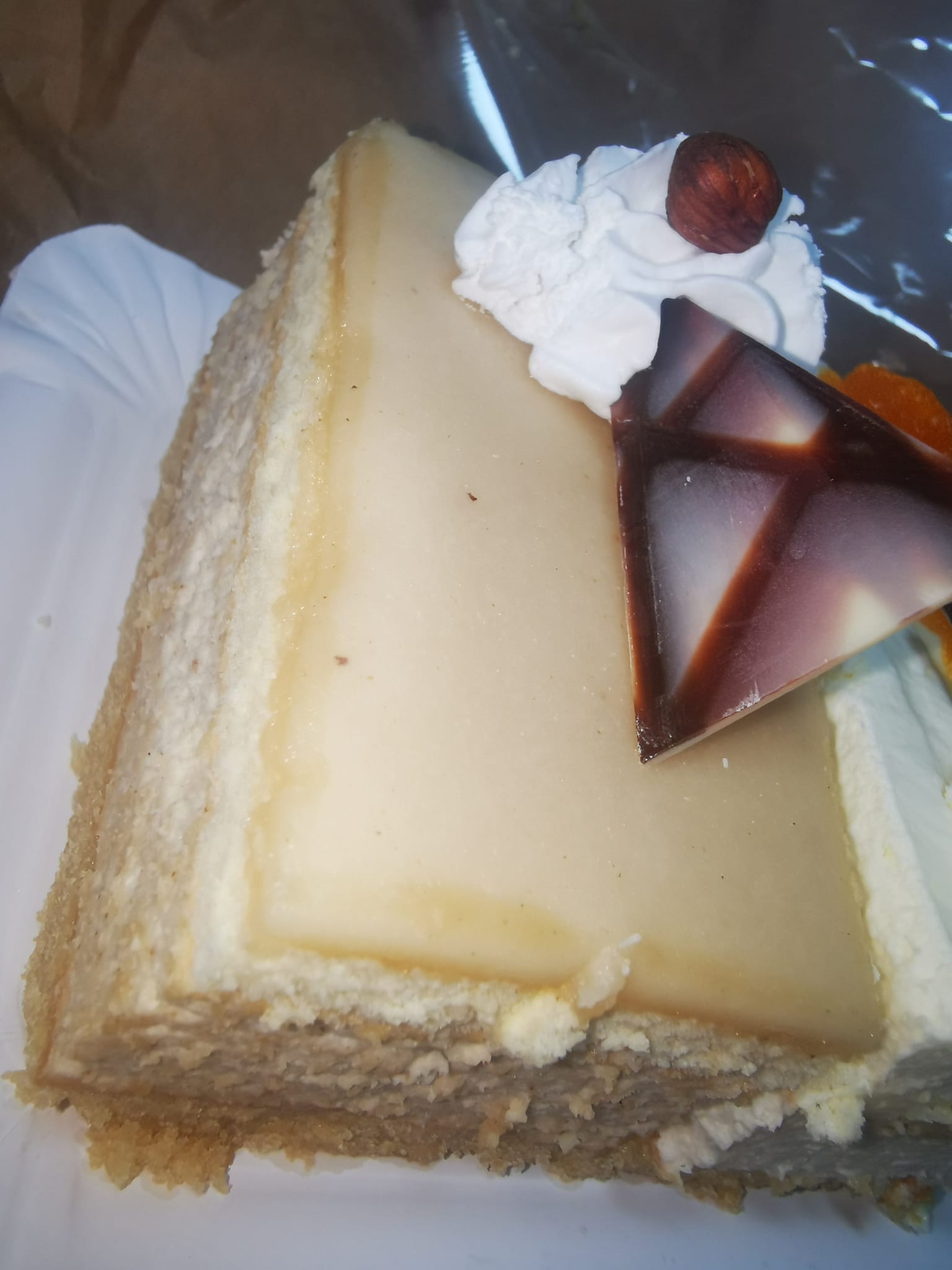 Nahaufnahme der Seitenkante der Marzipanschnitte